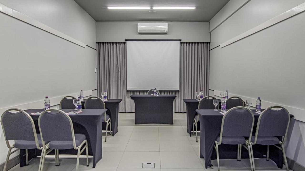 Hotel Deville Express Cascavel Extérieur photo
