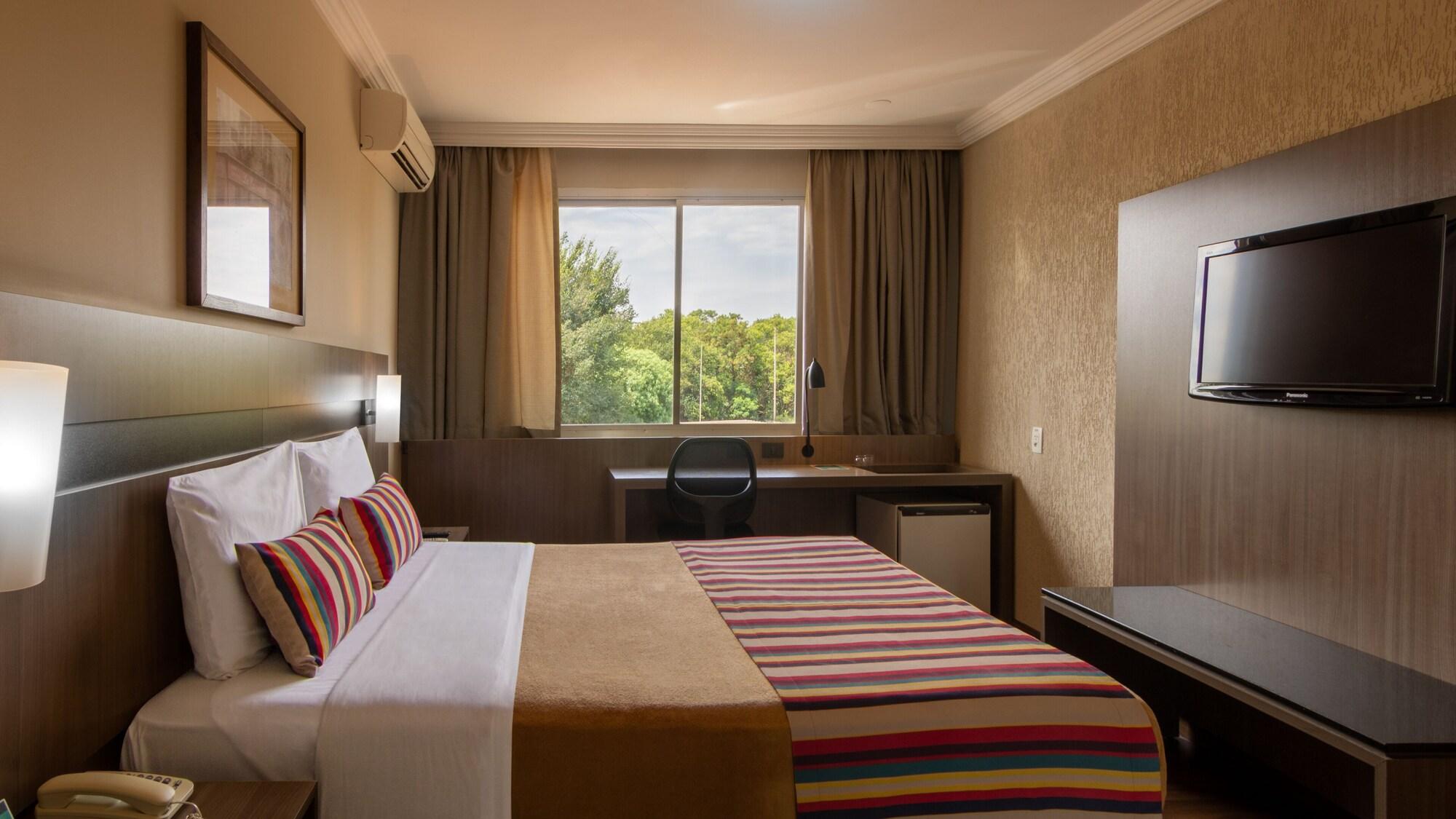 Hotel Deville Express Cascavel Extérieur photo
