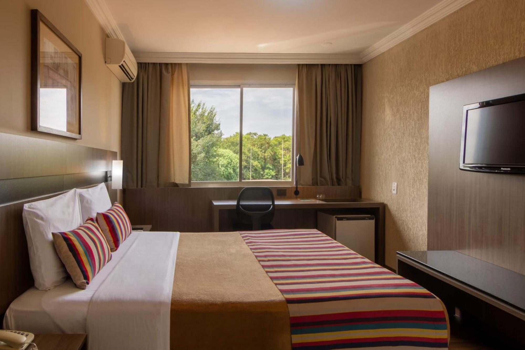 Hotel Deville Express Cascavel Extérieur photo