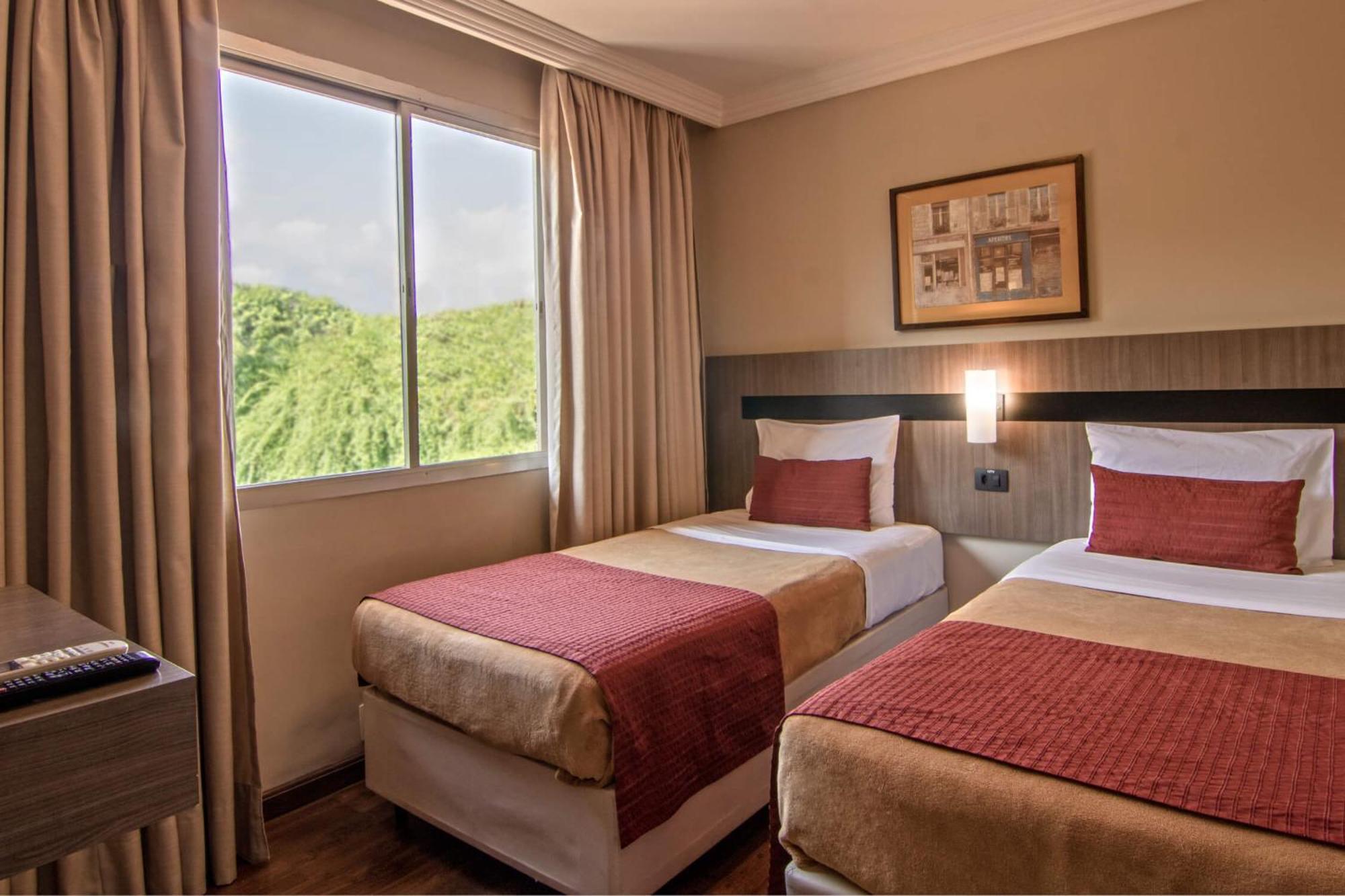 Hotel Deville Express Cascavel Extérieur photo